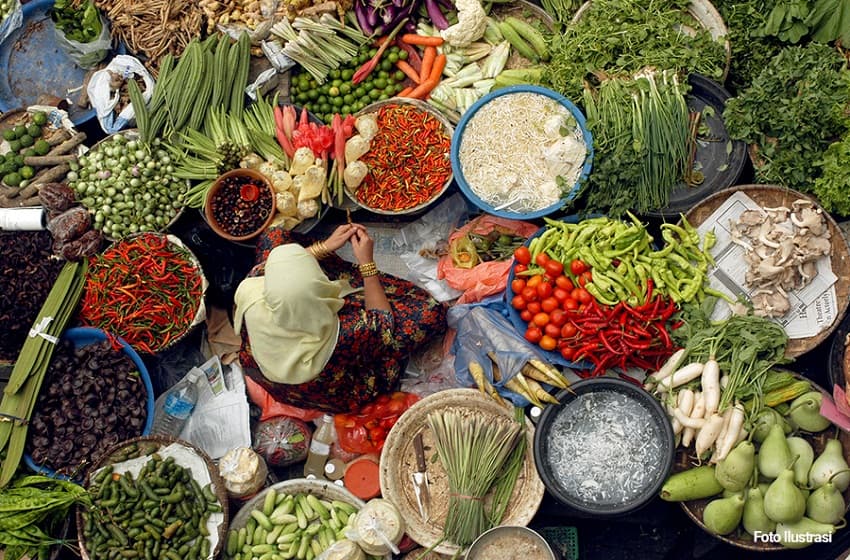 Ketika Ekonomi Dunia Bergejolak, Bagaimana Indonesia Melindungi Kantong Rakyatnya?