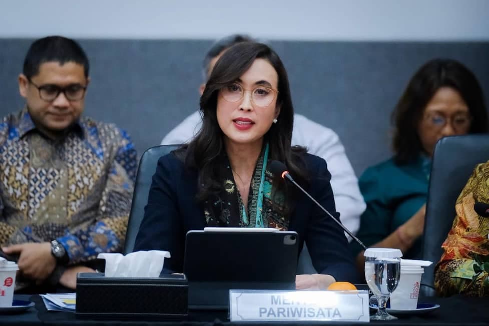 Dari Pantai ke Pegunungan: Geliat Ekonomi Lokal yang Terpicu Kembali oleh Wisatawan