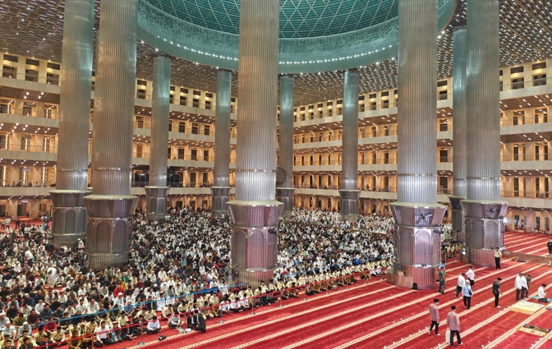 Harmoni di Penghujung Tahun: Bagaimana Ritual Keagamaan Menjadi Perekat Sosial Indonesia