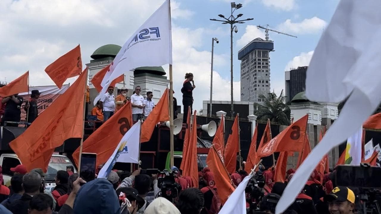 Gelombang Protes Buruh 2026: Dari Istana Negara Hingga Kantor YouTube, Apa yang Sebenarnya Terjadi?