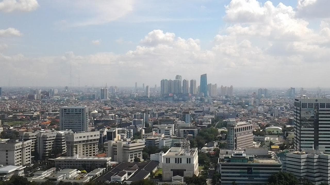 Jumat di Jabodetabek: Awan Tebal Menyelimuti, Ini Rincian Lengkap Kondisi Cuaca Per Wilayah