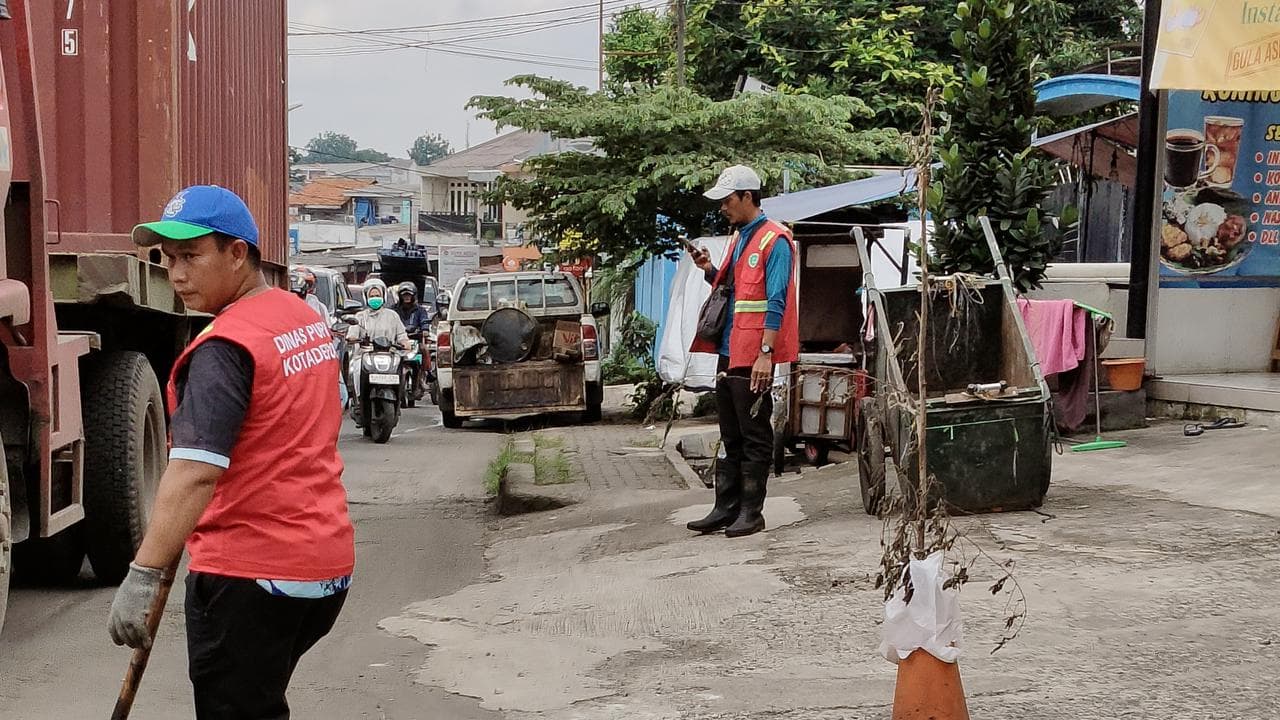 Jalan Tole Iskandar: Ketika Lintasan Harian Berubah Menjadi Arena Ketangkasan