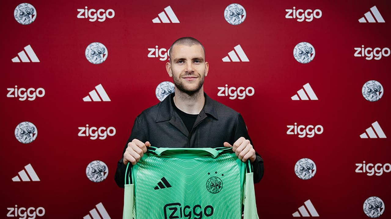 Kisah Maarten Paes: Dari MLS ke Ajax, Perjalanan Kiper Indonesia yang Tak Terduga