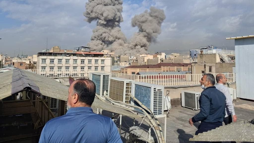 Pertemuan Rahasia dan Serangan Mendadak: Mengurai Benang Kusut Diplomasi AS-Israel-Iran di Masa Kritis