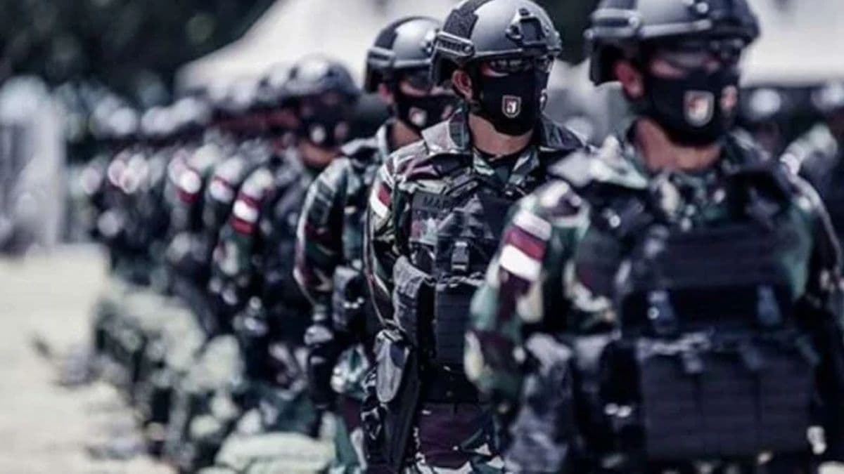 Mengapa Kekuatan Militer Masih Relevan di Era Perang Siber dan Diplomasi?