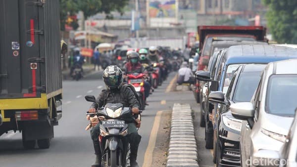 Ketika Motor Melawan Arus di Tol: Bukan Hanya Viral, Tapi Alarm Bahaya yang Nyata