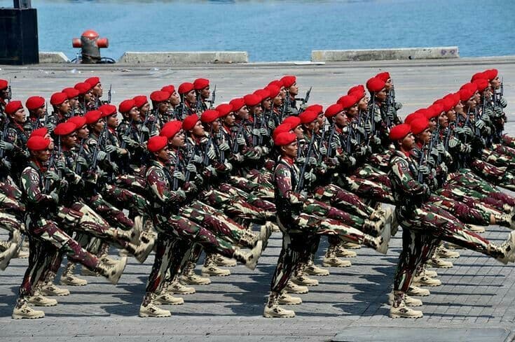 Ketika Perang Tak Lagi Hanya Tentang Tank dan Pesawat: Transformasi Wajah Pertahanan di Dunia yang Terhubung