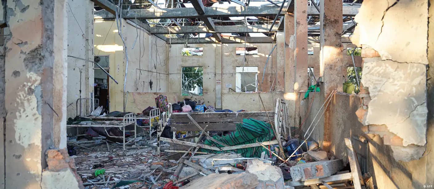 Di Balik Asap dan Reruntuhan: Kisah Warga Rakhine yang Terjepit dalam Konflik Myanmar