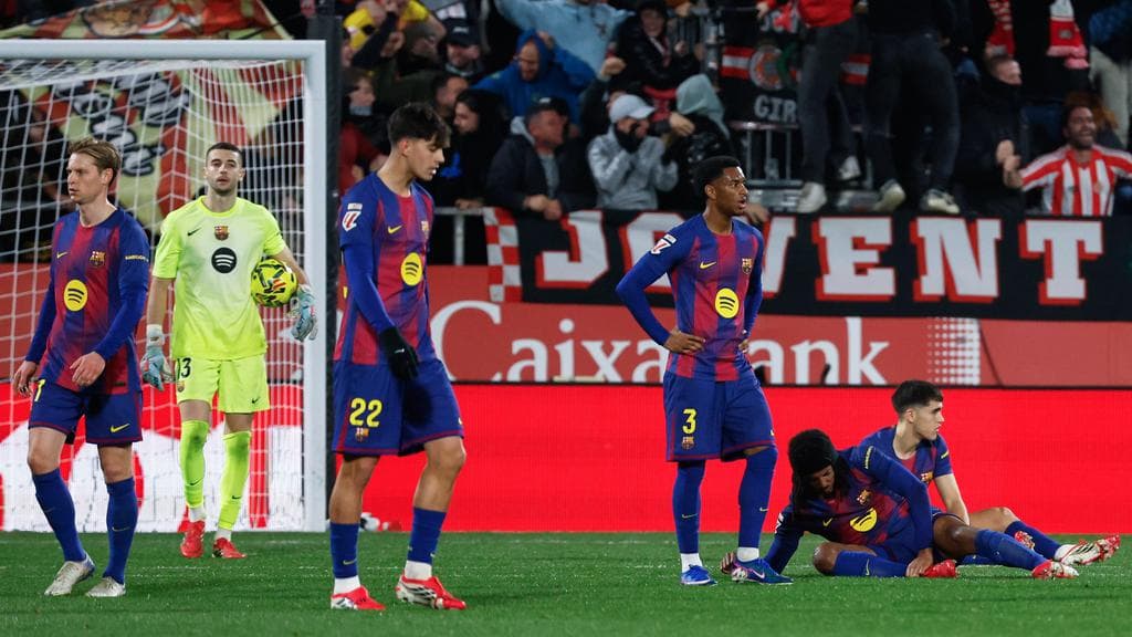 Eksperimen Tak Berujung Hansi Flick: Mengapa Pertahanan Barcelona Masih Jadi Misteri yang Tak Terpecahkan?